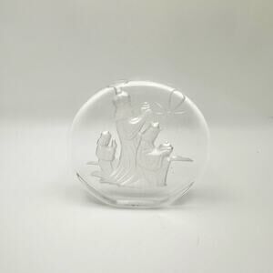 The Danbury Mint Lead Crystal Christmas 1980 Nativity Scene Paperweight D0580